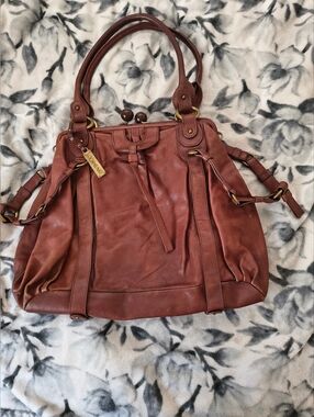 Women's Leather Shoulder Bag in Chestnut Brown